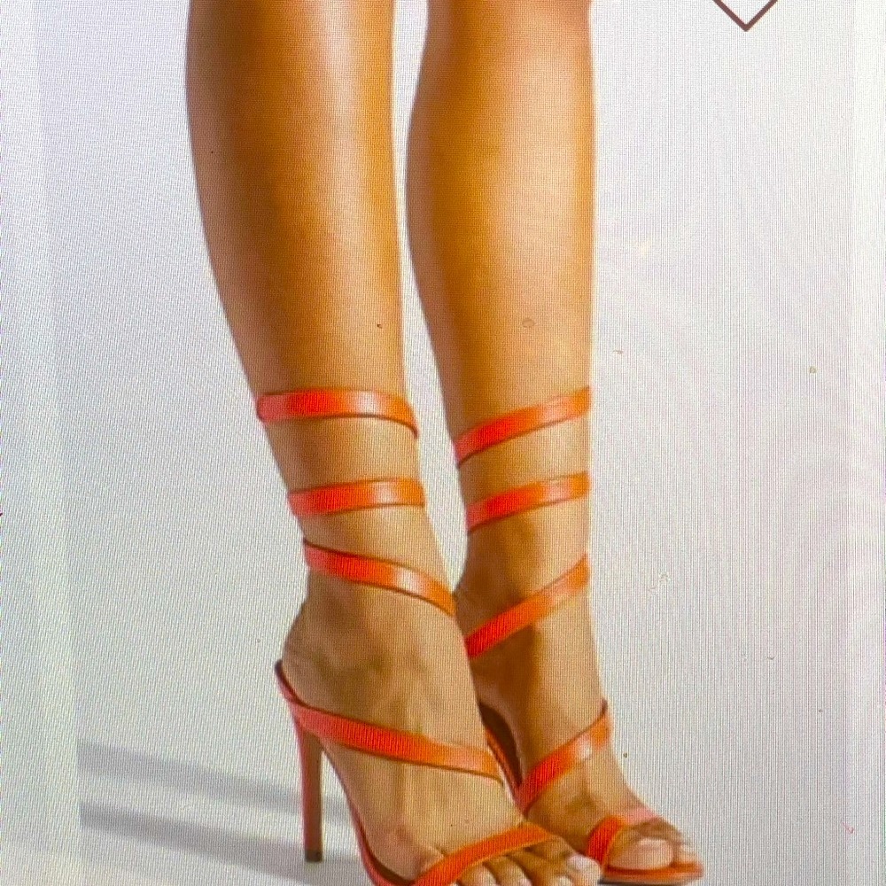 NEW RONJA  STUNNINGLY BEAUTIFUL STRAPY HEELED SANDALS SIZE 8